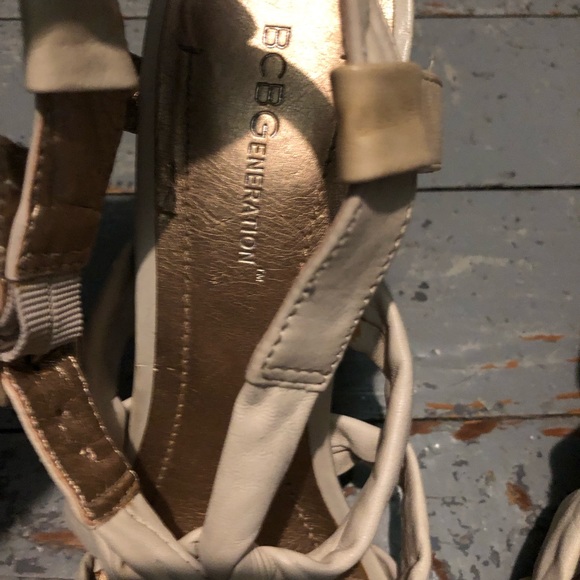 Cream white & gold footpad wood wedge heels bcbg generation - Picture 2 of 5